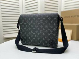 Picture of LV Mens Bags _SKUfw126772246fw